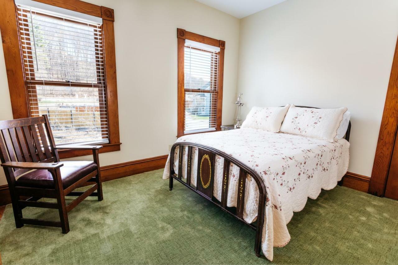 Reynolds House Inn Barre Extérieur photo