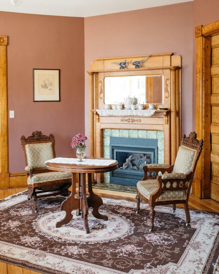 Reynolds House Inn Barre Extérieur photo